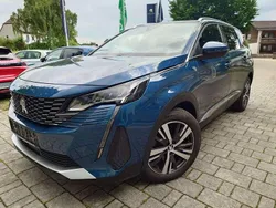 Celebresblau Gebraucht 2021 Peugeot 5008 Van / Kleinbus | 22.750 € (Fairer Preis)