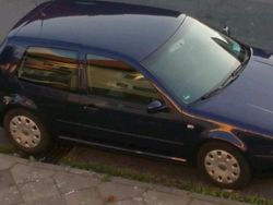 Blau Gebraucht 2002 VW Golf IV Kleinwagen | 1.050 € (Guter Preis)
