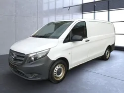 Weiß Gebraucht 2021 Mercedes Vito Van / Kleinbus | 25.990 € (Fairer Preis)