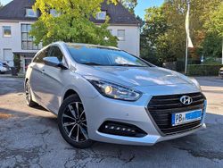 Grau Gebraucht 2016 Hyundai i40 Premium Kombi | 17.890 € (Teuer)