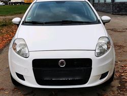 Weiß Gebraucht 2009 Fiat Grande Punto Kleinwagen | 2.200 € (Etwas zu teuer)