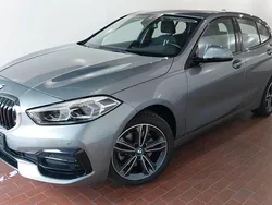 Grau Gebraucht 2022 BMW 118 Sport Line Kleinwagen | 21.690 € (Fairer Preis)