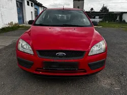 Rot Gebraucht 2005 Ford Focus Limousine | 1.250 € (Fairer Preis)