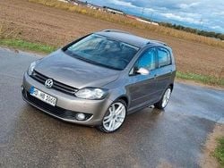 Grau Gebraucht 2010 VW Golf Plus R-line Van / Kleinbus | 8.999 € (Fairer Preis)