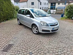 Silber Gebraucht 2006 Opel Zafira Van / Kleinbus | 3.900 € (Fairer Preis)