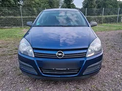 Blau Gebraucht 2004 Opel Astra Kleinwagen | 2.390 €