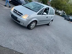 Silber Gebraucht 2004 Opel Meriva Van / Kleinbus | 2.199 € (Guter Preis)