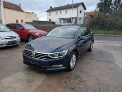 Blau Gebraucht 2017 VW Passat Comfortline Kombi | 8.900 € (Guter Preis)
