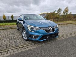 Grau Gebraucht 2017 Renault Mégane IV Intens Limousine | 12.990 € (Guter Preis)