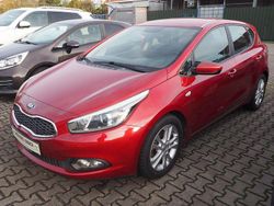 Rot Gebraucht 2013 Kia Ceed Edition 7 Kleinwagen | 7.900 € (Fairer Preis)