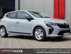 Rafalegrau Gebraucht 2025 Renault Clio V Evolution Limousine | 18.990 € (Guter Preis)