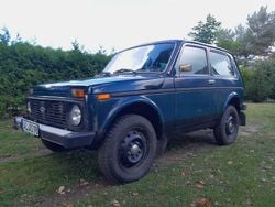 Grün Gebraucht 2009 Lada niva SUV | 5.880 € (Fairer Preis)