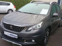 Platinumgrau Gebraucht 2018 Peugeot 2008 SUV | 12.500 € (Fairer Preis)