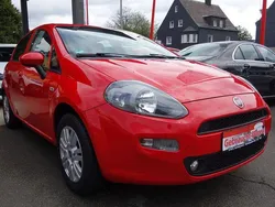 Rot Gebraucht 2016 Fiat Punto Lounge Kleinwagen | 4.490 €