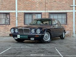 Blau Gebraucht 1988 Daimler Double Six Serie 1 Limousine | 5.646 €