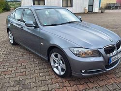 Grau Gebraucht 2011 BMW 330 Sport Line Limousine | 15.400 € (Teuer)