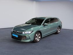 Maripositgrün metallic Gebraucht 2025 VW Passat Elegance Kombi | 39.680 € (Guter Preis)