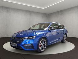 Raceblau metallic Gebraucht 2022 Skoda Octavia RS Kombi | 33.600 € (Etwas zu teuer)