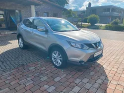 Silber Gebraucht 2015 Nissan Qashqai Acenta SUV | 11.750 € (Fairer Preis)