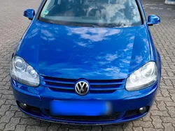 Blau Gebraucht 2005 VW Golf IV Kleinwagen | 2.500 € (Guter Preis)
