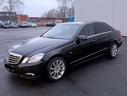 Schwarz Gebraucht 2009 Mercedes E250 Limousine | 10.950 € (Teuer)