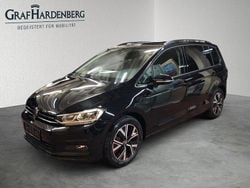 Schwarz Gebraucht 2024 VW Touran Highline Van / Kleinbus | 36.980 € (Etwas zu teuer)