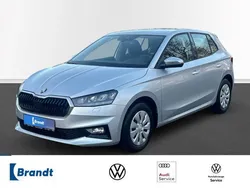 Silber Gebraucht 2025 Skoda Fabia Essence Limousine | 16.990 € (Guter Preis)