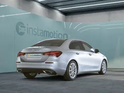 Weiß Gebraucht 2021 Mercedes A250 Progressive Limousine | 26.443 € (Teuer)