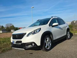 Weiß Gebraucht 2017 Peugeot 2008 Allure SUV | 8.990 € (Fairer Preis)