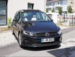 Schwarz Gebraucht 2016 VW Golf Sportsvan Highline Van / Kleinbus | 12.900 € (Guter Preis)