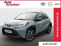 Gruen Neu 2024 Toyota Aygo Team Kleinwagen | 17.980 €