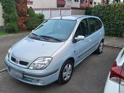 Silber Gebraucht 2002 Renault Mégane II Van / Kleinbus | 2.999 €