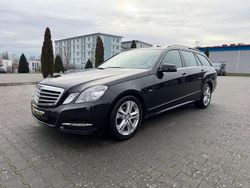 Schwarz Gebraucht 2011 Mercedes E220 Avantgarde Kombi | 9.990 € (Fairer Preis)