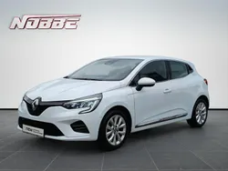 Weiß Gebraucht 2021 Renault Clio V Intens Limousine | 14.950 € (Guter Preis)