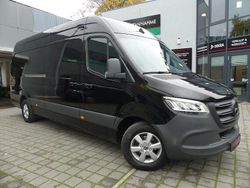 Schwarz/baltic black Gebraucht 2020 Mercedes Sprinter Van | 44.600 € (Etwas zu teuer)