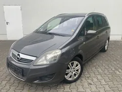 Grau Gebraucht 2009 Opel Zafira Innovation Van / Kleinbus | 4.499 € (Fairer Preis)