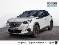 Weiss (metallic) Gebraucht 2021 Peugeot e-2008 GT SUV | 16.500 € (Guter Preis)
