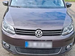 Violet Gebraucht 2013 VW Touran Life Van / Kleinbus | 10.500 €