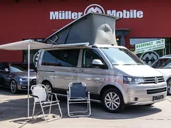 Sandbeige metallic Gebraucht 2015 VW T5 Beach Van | 39.900 €