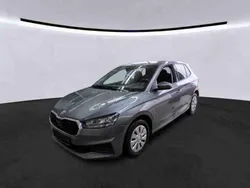 Grau (metallic) Gebraucht 2022 Skoda Fabia Ambition Kleinwagen | 13.950 € (Fairer Preis)