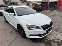 Weiß Gebraucht 2018 Skoda Superb Style Kombi | 13.390 € (Superpreis)