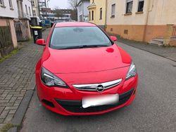 Rot Gebraucht 2011 Opel Astra GTC Coupé | 6.250 € (Etwas zu teuer)