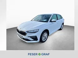 Moonweiß metallic Gebraucht 2024 Skoda Scala Selection Kleinwagen | 22.860 € (Fairer Preis)