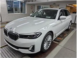 Weiß Gebraucht 2022 BMW 520 Luxury Line Limousine | 35.797 € (Superpreis)