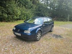 Blau Gebraucht 2003 VW Golf IV Kombi | 1.600 € (Guter Preis)