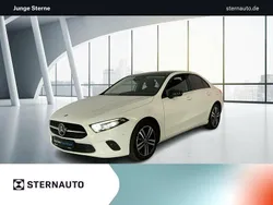 Digitalweiß Gebraucht 2022 Mercedes A250 Night Limousine | 29.580 € (Fairer Preis)