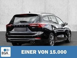Metallic Gebraucht 2023 Ford Focus ST-Line | 23.460 € (Teuer)