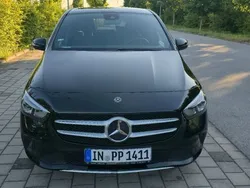 Schwarz Gebraucht 2019 Mercedes B200 Progressive Van / Kleinbus | 21.900 € (Fairer Preis)