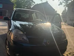 Grün Gebraucht 2004 Renault Clio II Kleinwagen | 1.090 € (Guter Preis)
