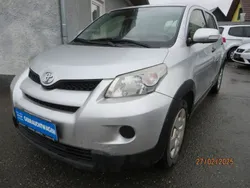 Silber Gebraucht 2013 Toyota Urban Cruiser Basis SUV | 4.990 € (Fairer Preis)